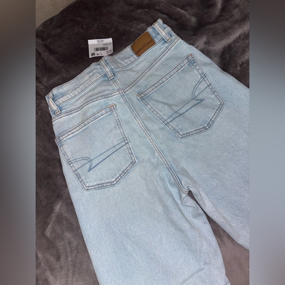 American Eagle Women's jeans,  new with tags. Labelled size 2, 27-28inch waist.